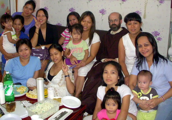 Cita with some Filipino women